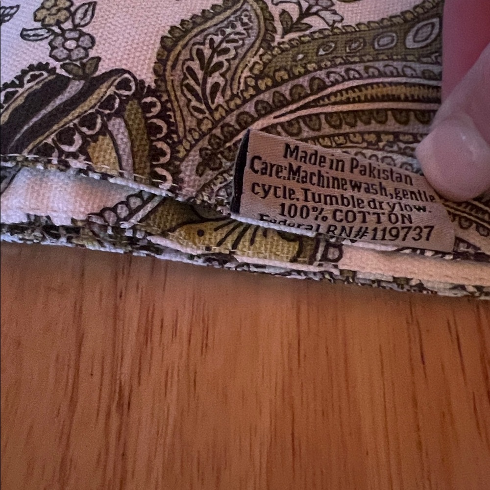 Table Runner - Picture 4 of 4